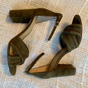 Ann Taylor Gillian Suede Block Heel in Olive Sprig - Size 7 - New w/box